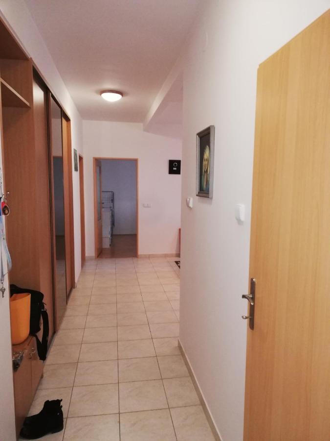 Апартаменты Plne Vybaveny Apartman Polni 1299 Kojetin Экстерьер фото